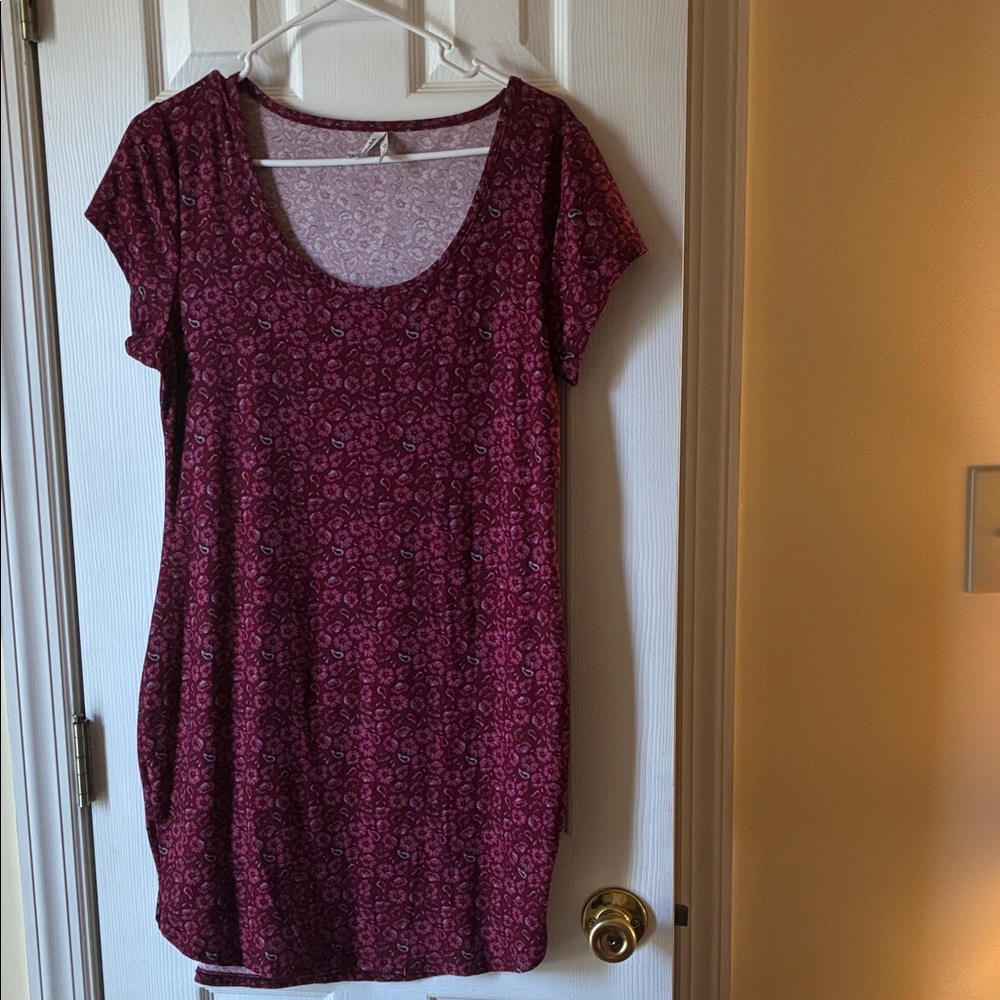 Mudd Short Sleeve Scoop Neck Dress in Burgundy Floral